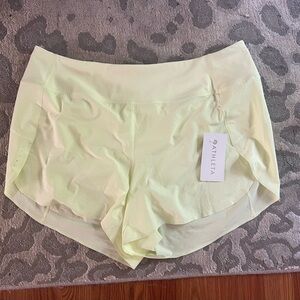 NWT womens size 2X Athleta Run with it shorts
